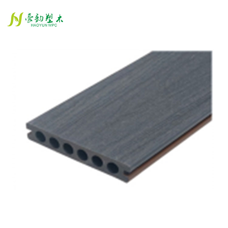 Le lacune del Decking WPC aumenteranno?